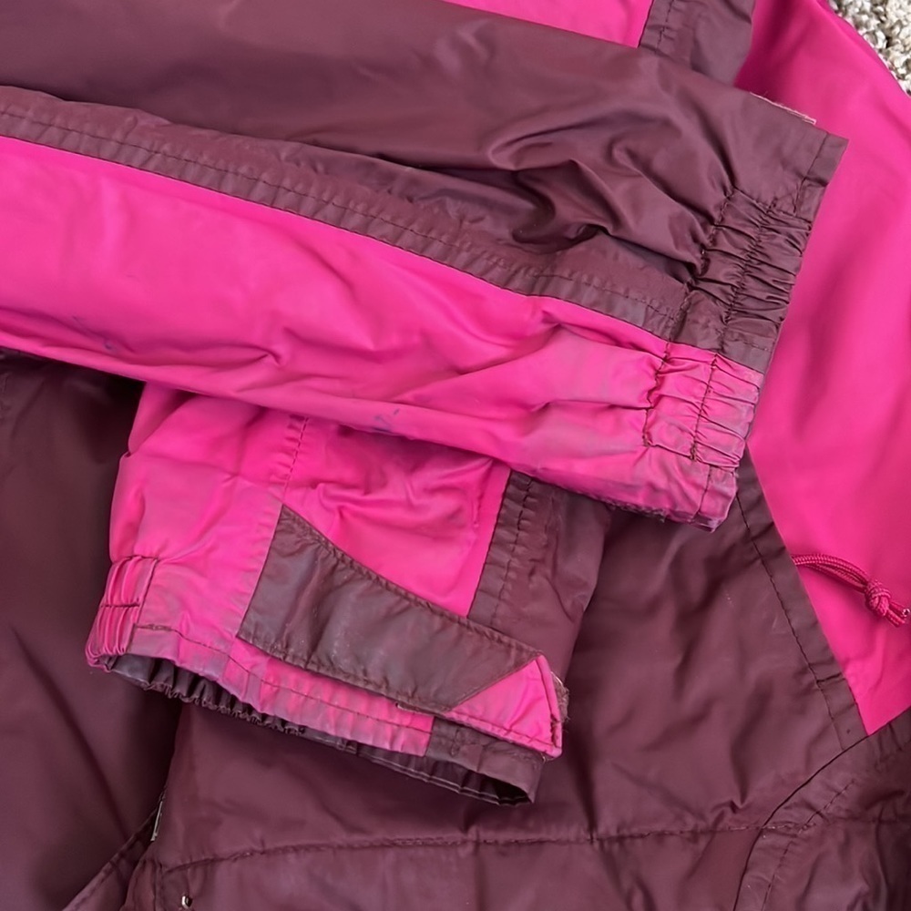 Medium Columbia rain jacket. Size Medium - Picture 6 of 6
